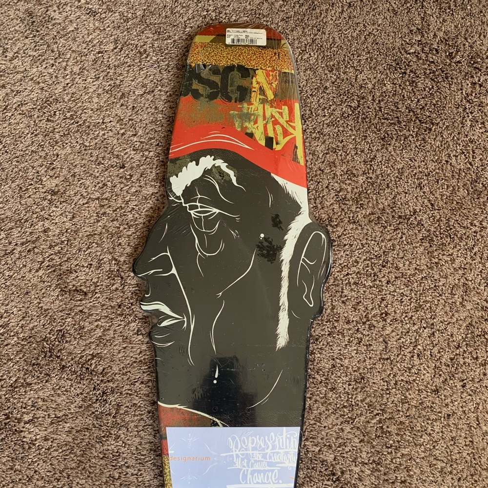 Designarium Kinsey face skateboard deck
